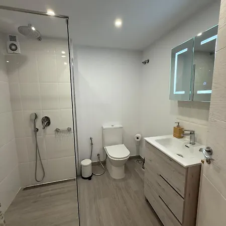 Comfortable Spacious Flat Near Station Apartamento