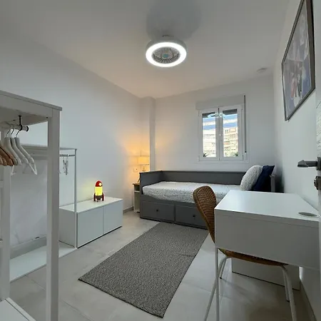 Comfortable Spacious Flat Near Station Apartment Torremolinos