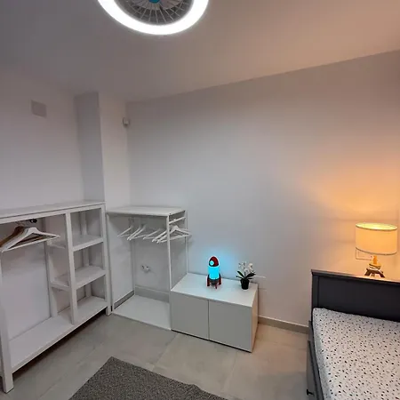 Comfortable Spacious Flat Near Station * Torremolinos