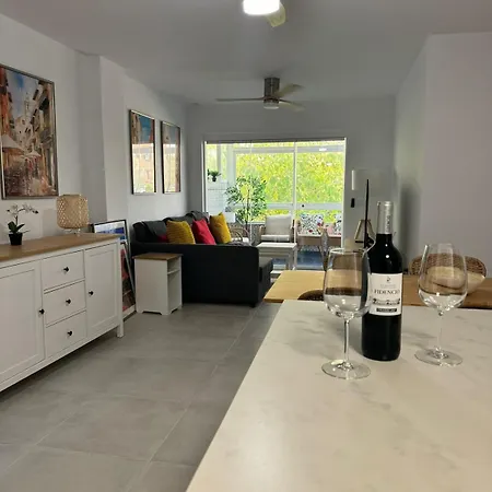 Comfortable Spacious Flat Near Station