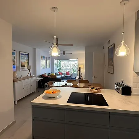 Comfortable Spacious Flat Near Station Apartment *