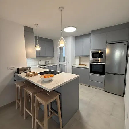 Comfortable Spacious Flat Near Station Apartamento