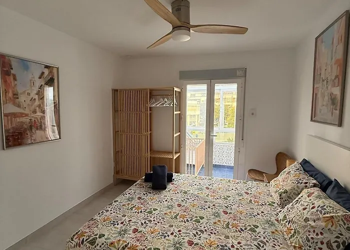 Comfortable Spacious Flat Near Station