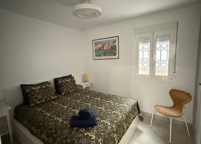 Comfortable Spacious Flat Near Station Διαμέρισμα *