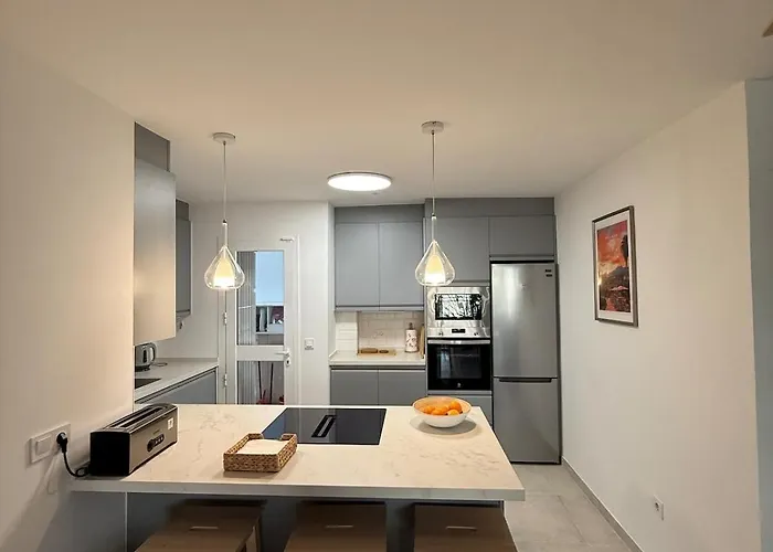 Apartman Comfortable Spacious Flat Near Station *