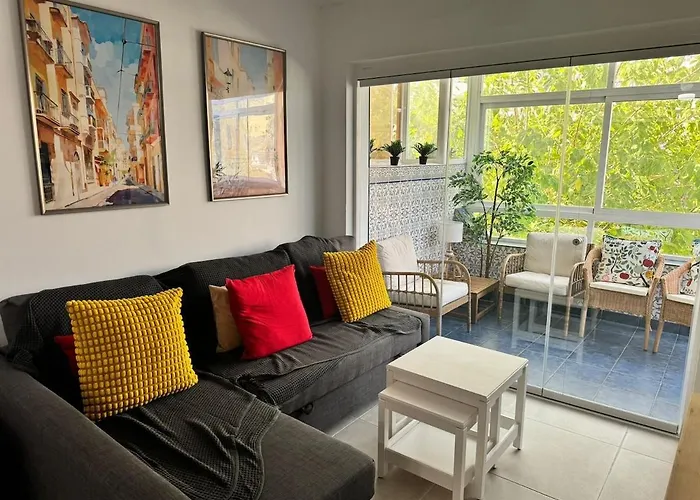 Comfortable Spacious Flat Near Station * Торремолінос