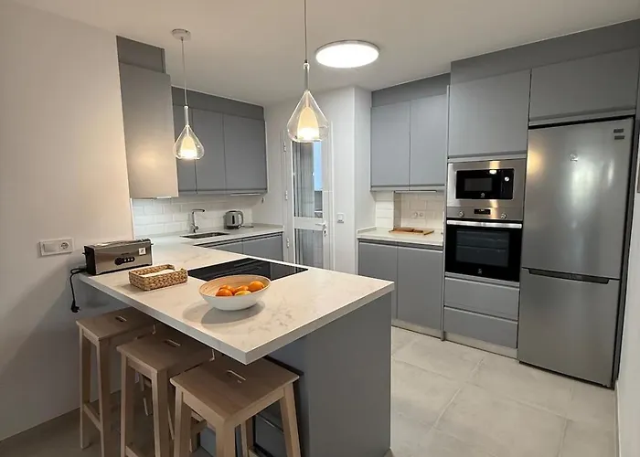 Comfortable Spacious Flat Near Station Apartman