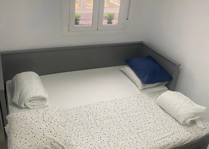 Comfortable Spacious Flat Near Station