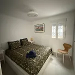 Comfortable Spacious Flat Near Station 아파트 *