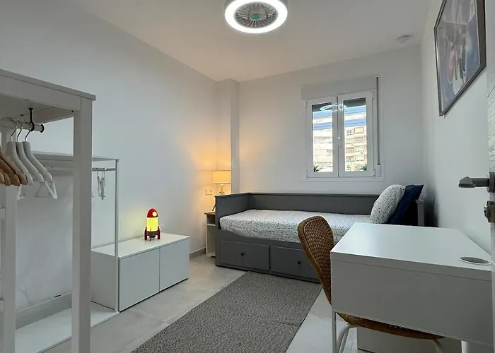 Comfortable Spacious Flat Near Station Appartement Torremolinos