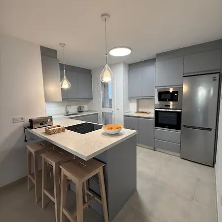 Comfortable Spacious Flat Near Station